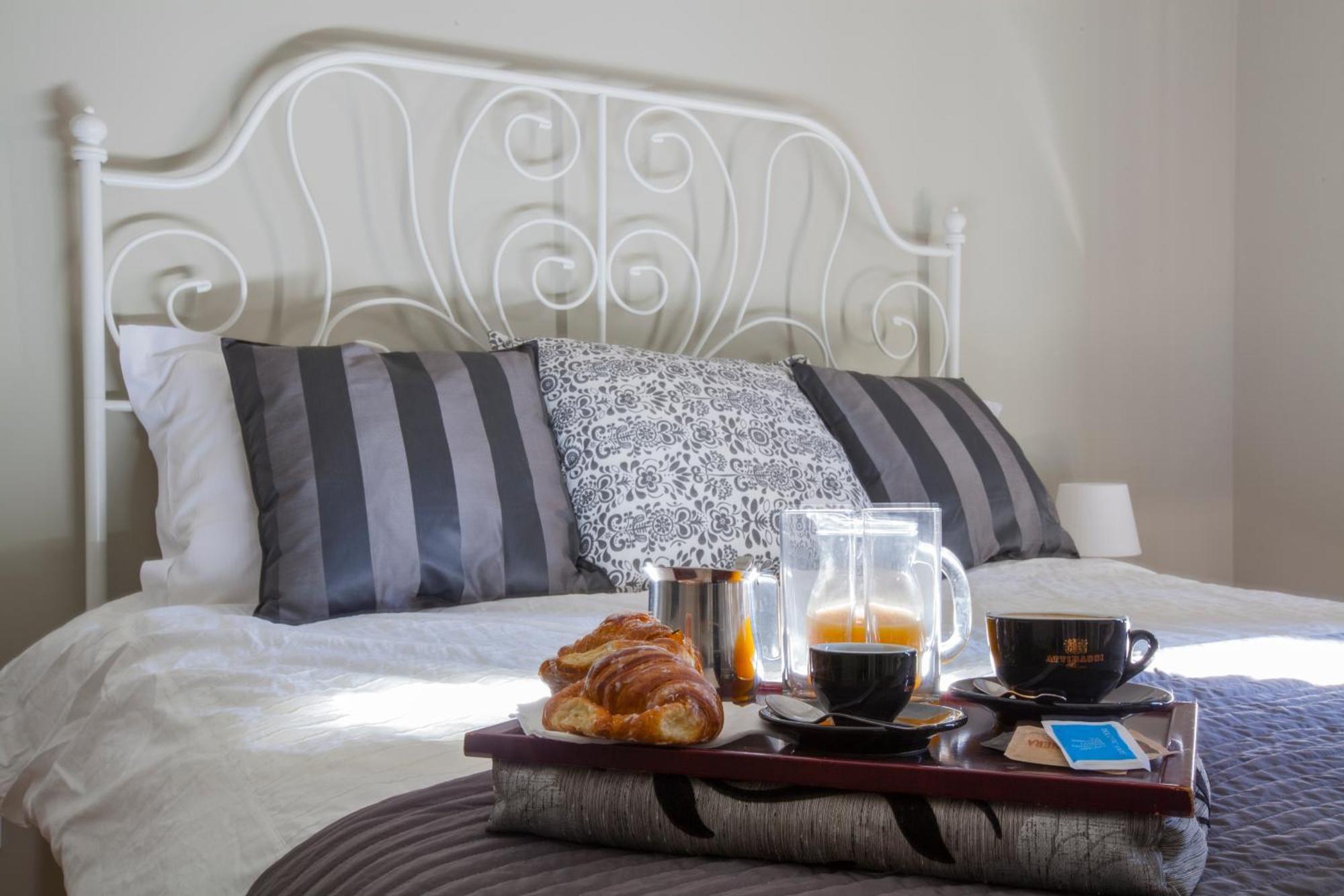 Un Attimo A Bed and breakfast